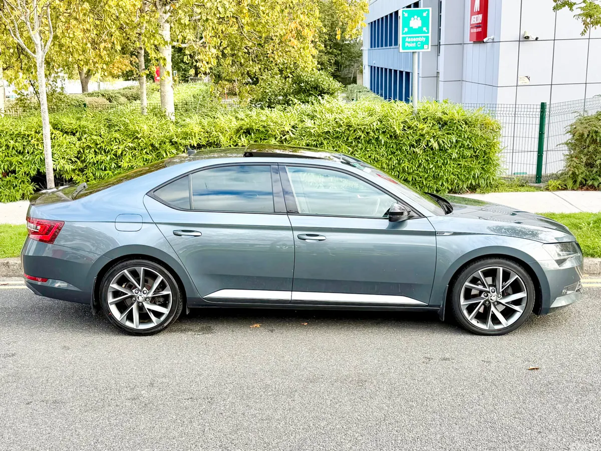 Skoda Superb Saloon, Petrol, 2018, Grey