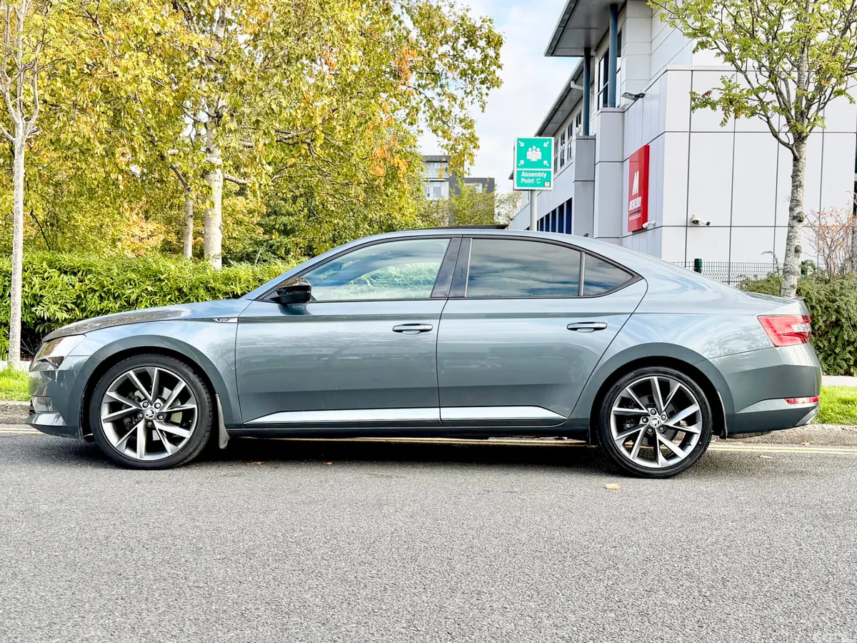 Skoda Superb Saloon, Petrol, 2018, Grey