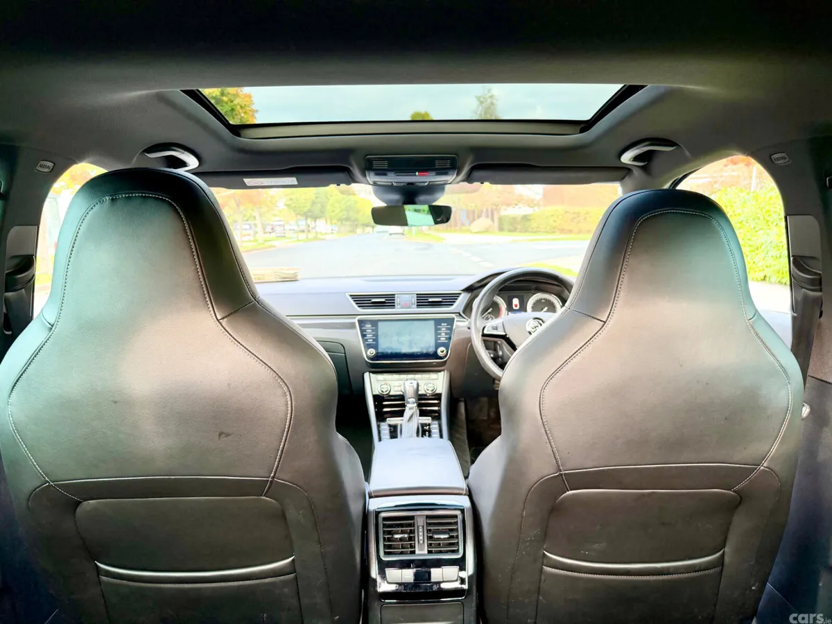 Skoda Superb Saloon, Petrol, 2018, Grey