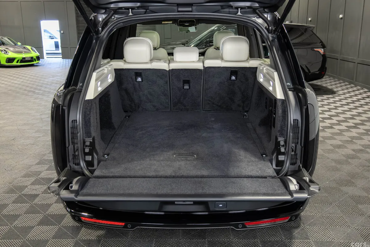 Land Rover Range Rover SUV, Petrol Plug-in Hybrid, 2024, Grey