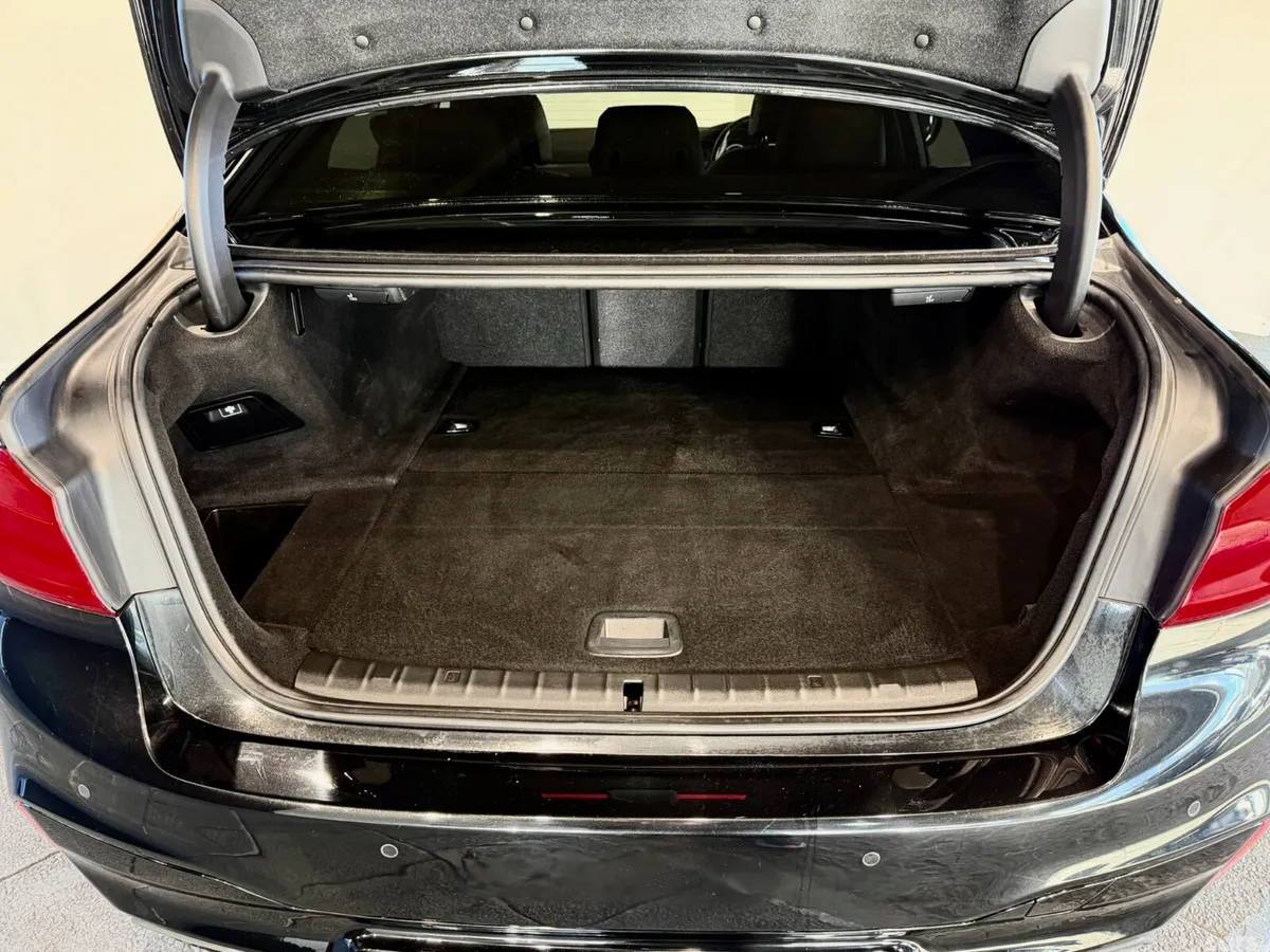 BMW 5-Series Saloon, Petrol Plug-in Hybrid, 2018, Black