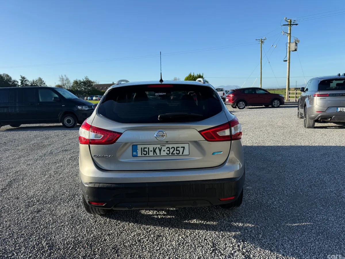 Nissan Qashqai Hatchback, Diesel, 2015, Silver