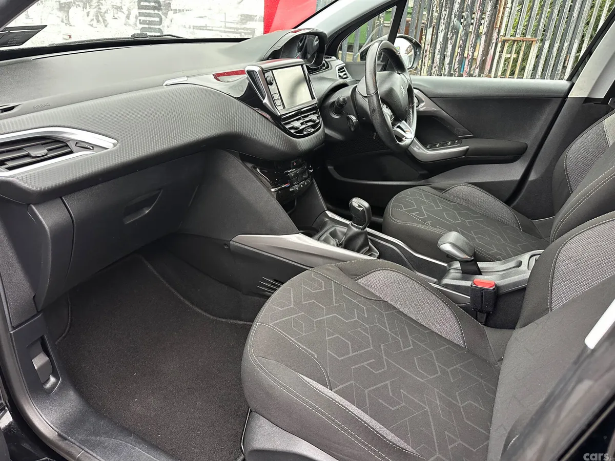 Peugeot 2008 Hatchback, Petrol, 2018, Black