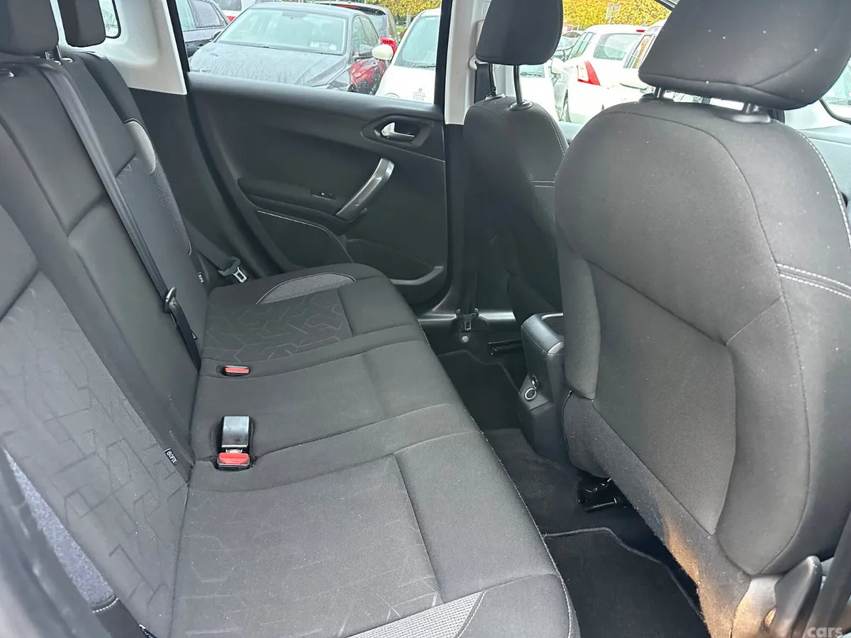 Peugeot 2008 Hatchback, Petrol, 2018, Black