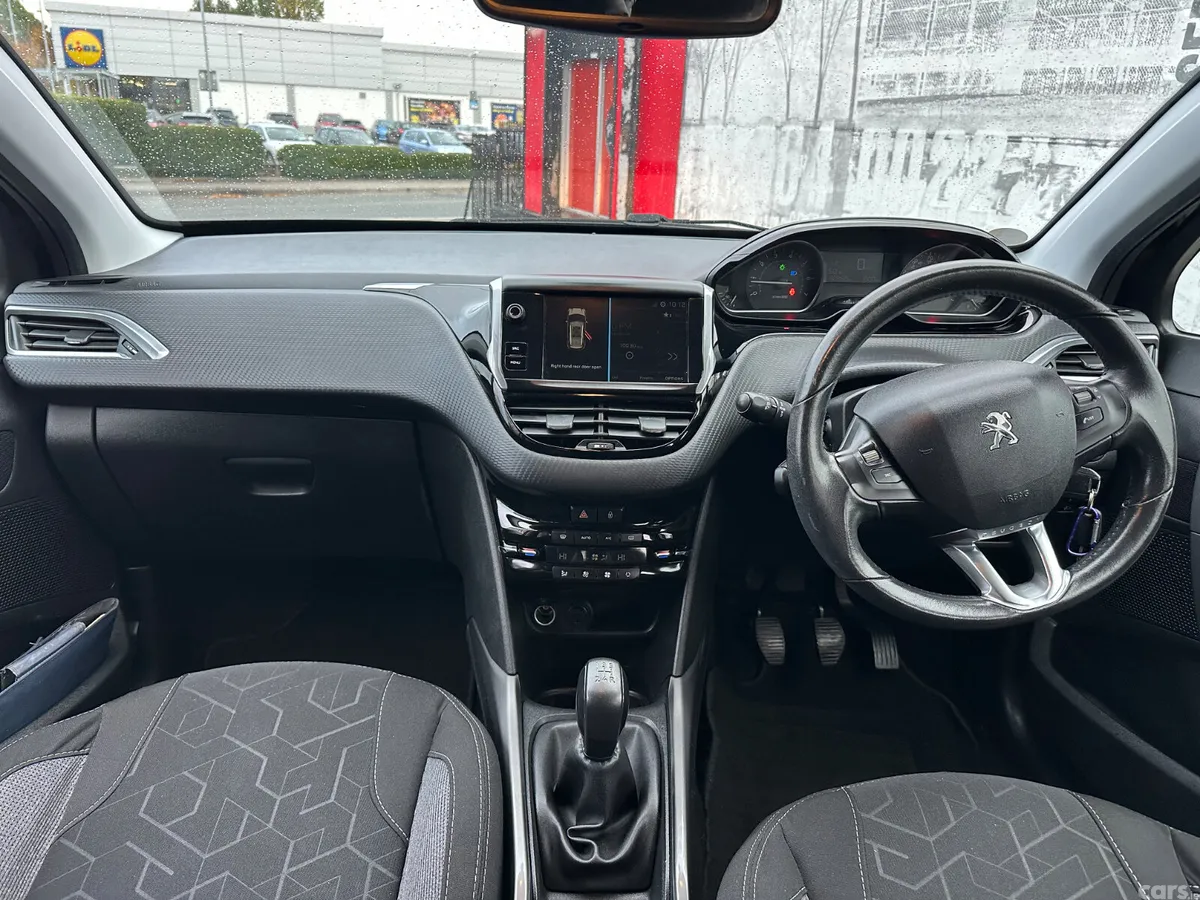 Peugeot 2008 Hatchback, Petrol, 2018, Black