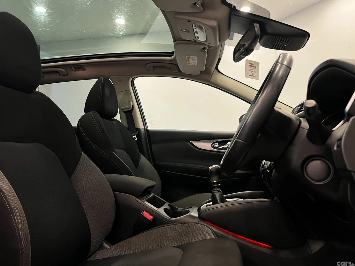 Nissan Qashqai Hatchback, Diesel, 2018, Black