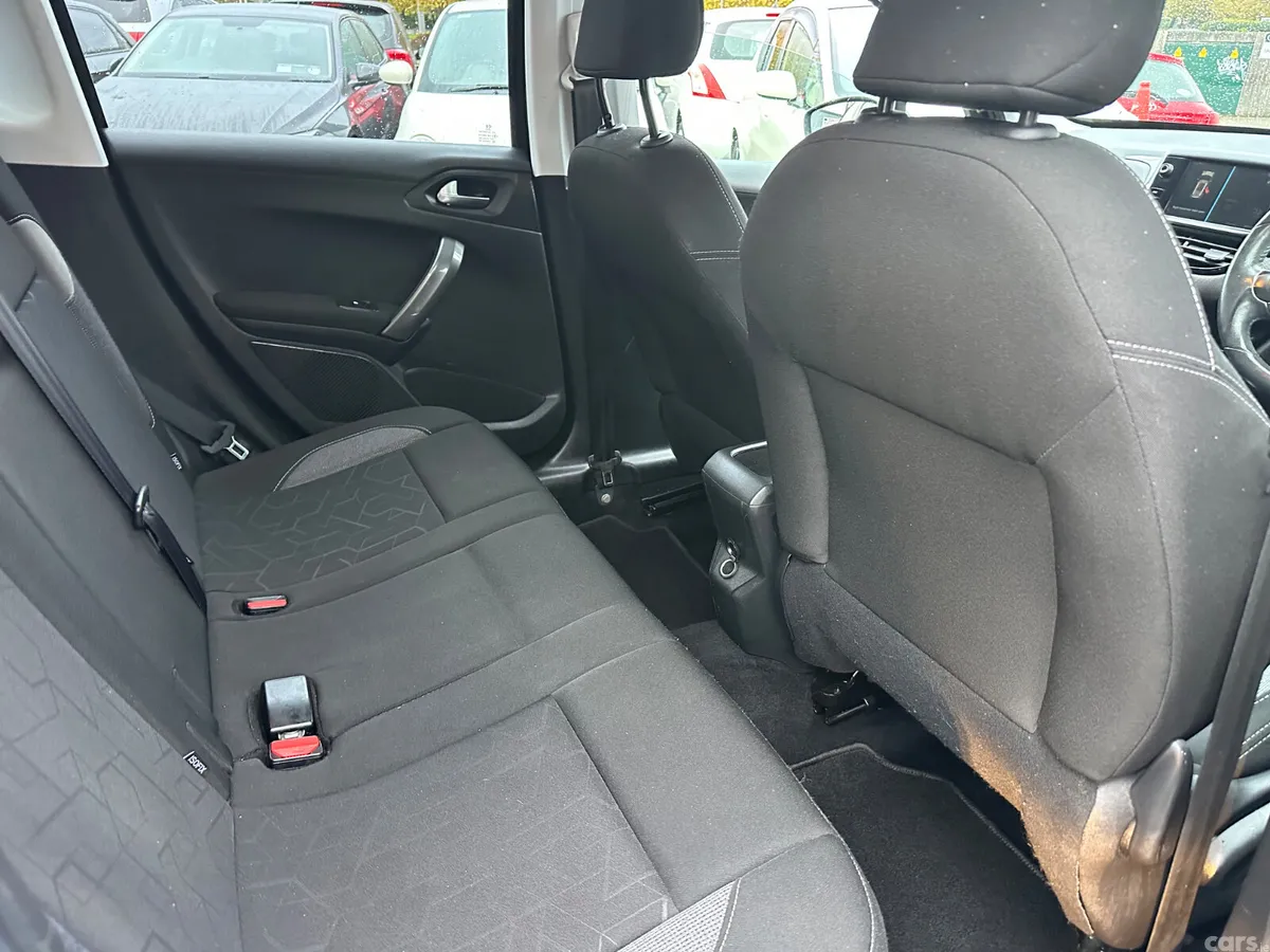 Peugeot 2008 Hatchback, Petrol, 2018, Black