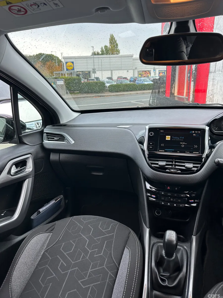 Peugeot 2008 Hatchback, Petrol, 2018, Black