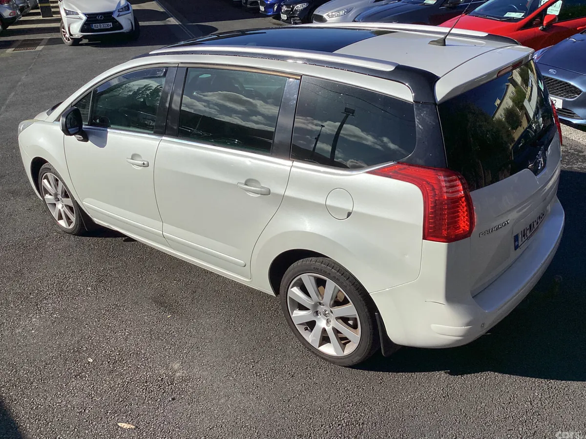 Peugeot 5008 MPV, Diesel, 2014, White