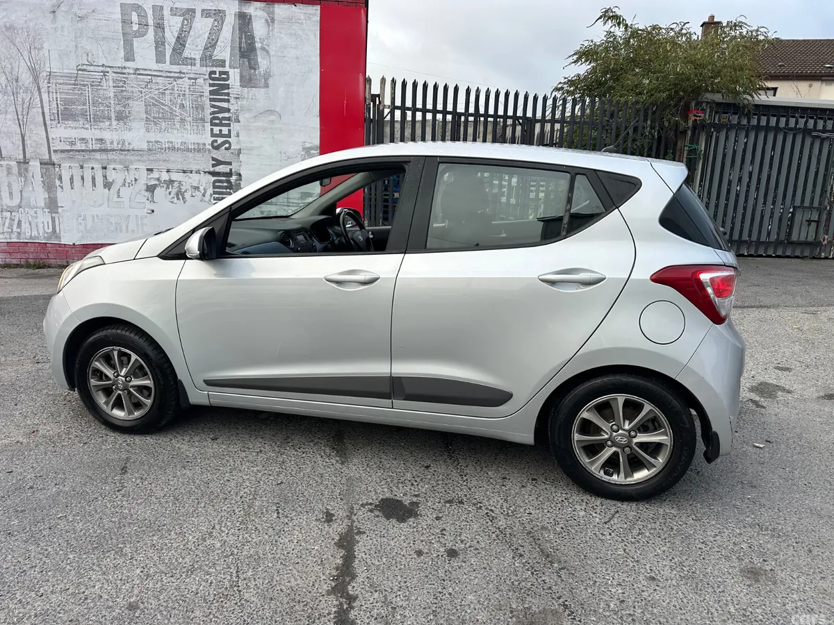 Hyundai i10 Hatchback, Petrol, 2014, Silver