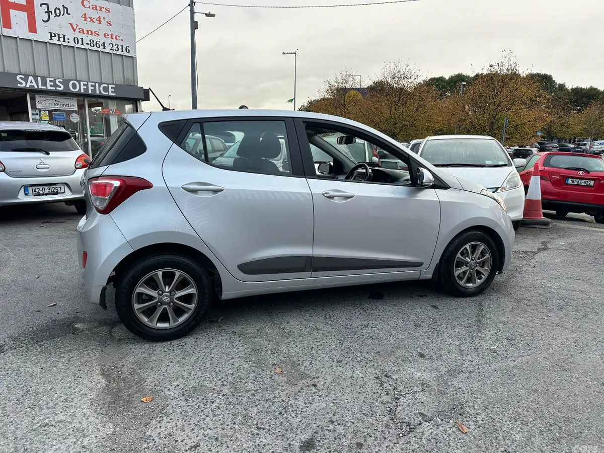 Hyundai i10 Hatchback, Petrol, 2014, Silver