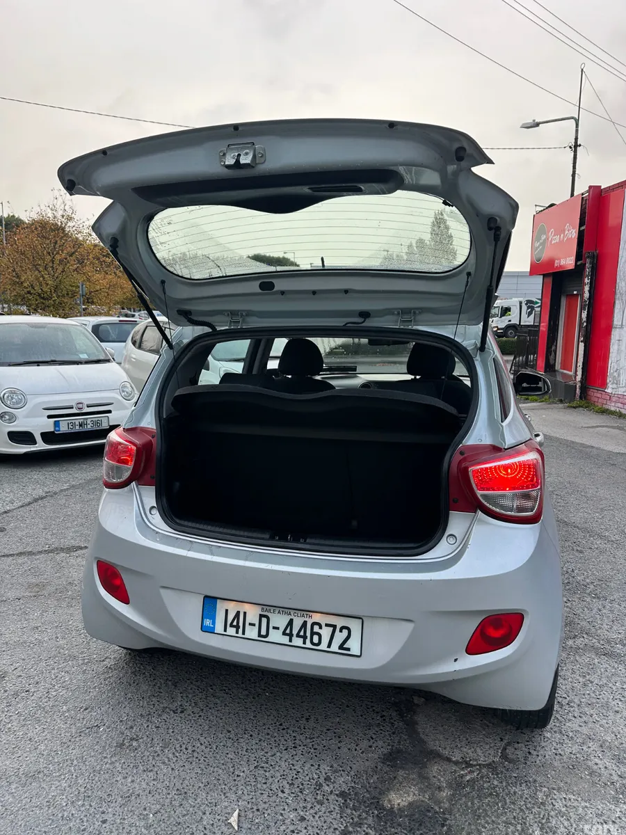 Hyundai i10 Hatchback, Petrol, 2014, Silver