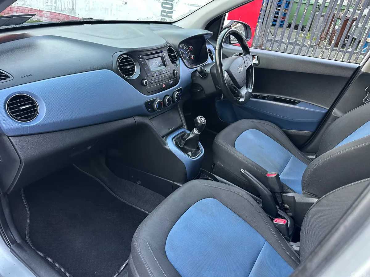 Hyundai i10 Hatchback, Petrol, 2014, Silver