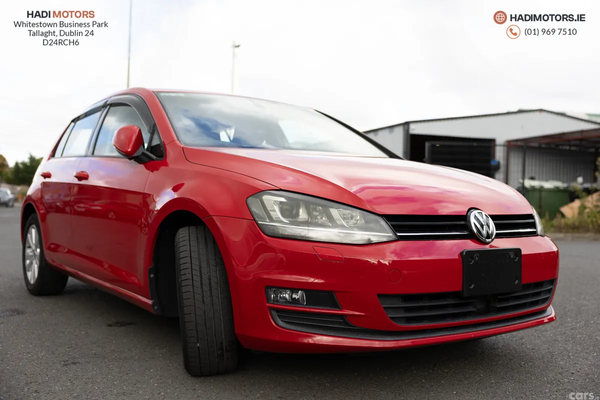 Volkswagen Golf Hatchback, Petrol, 2015, Red