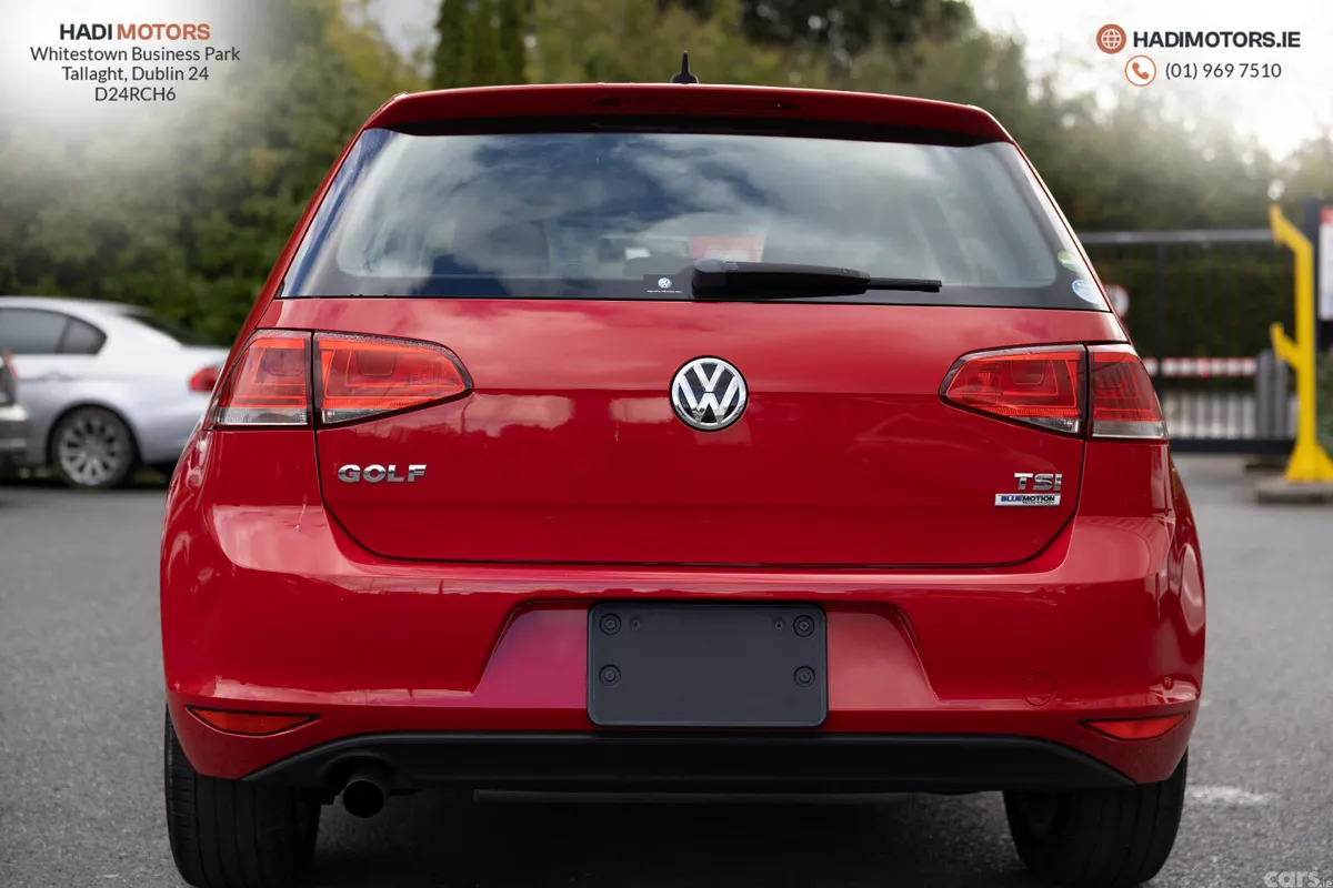 Volkswagen Golf Hatchback, Petrol, 2015, Red