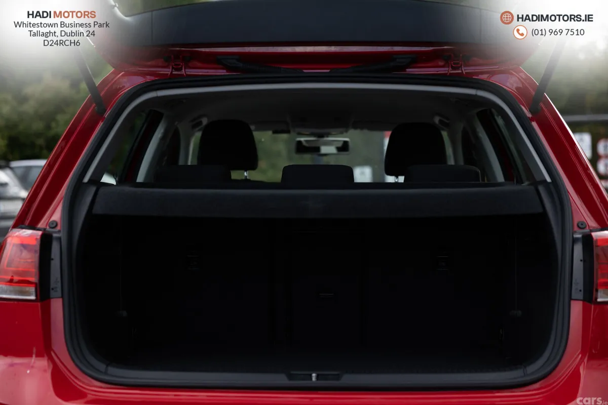 Volkswagen Golf Hatchback, Petrol, 2015, Red