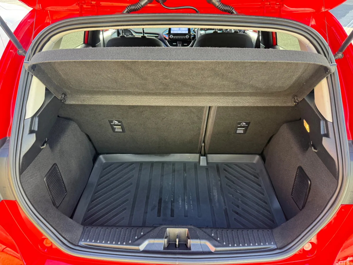 Ford Fiesta Hatchback, Petrol, 2021, Red