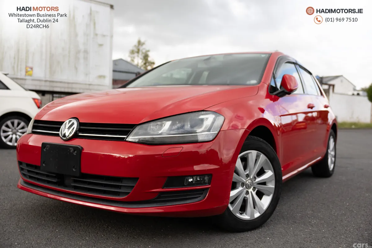 Volkswagen Golf Hatchback, Petrol, 2015, Red