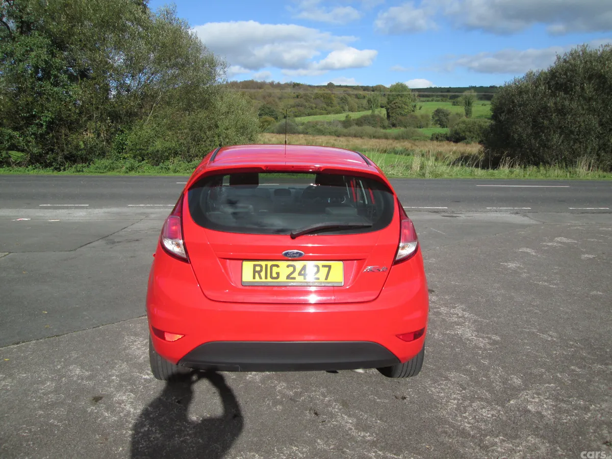 Ford Fiesta Hatchback, Diesel, 2016, Red
