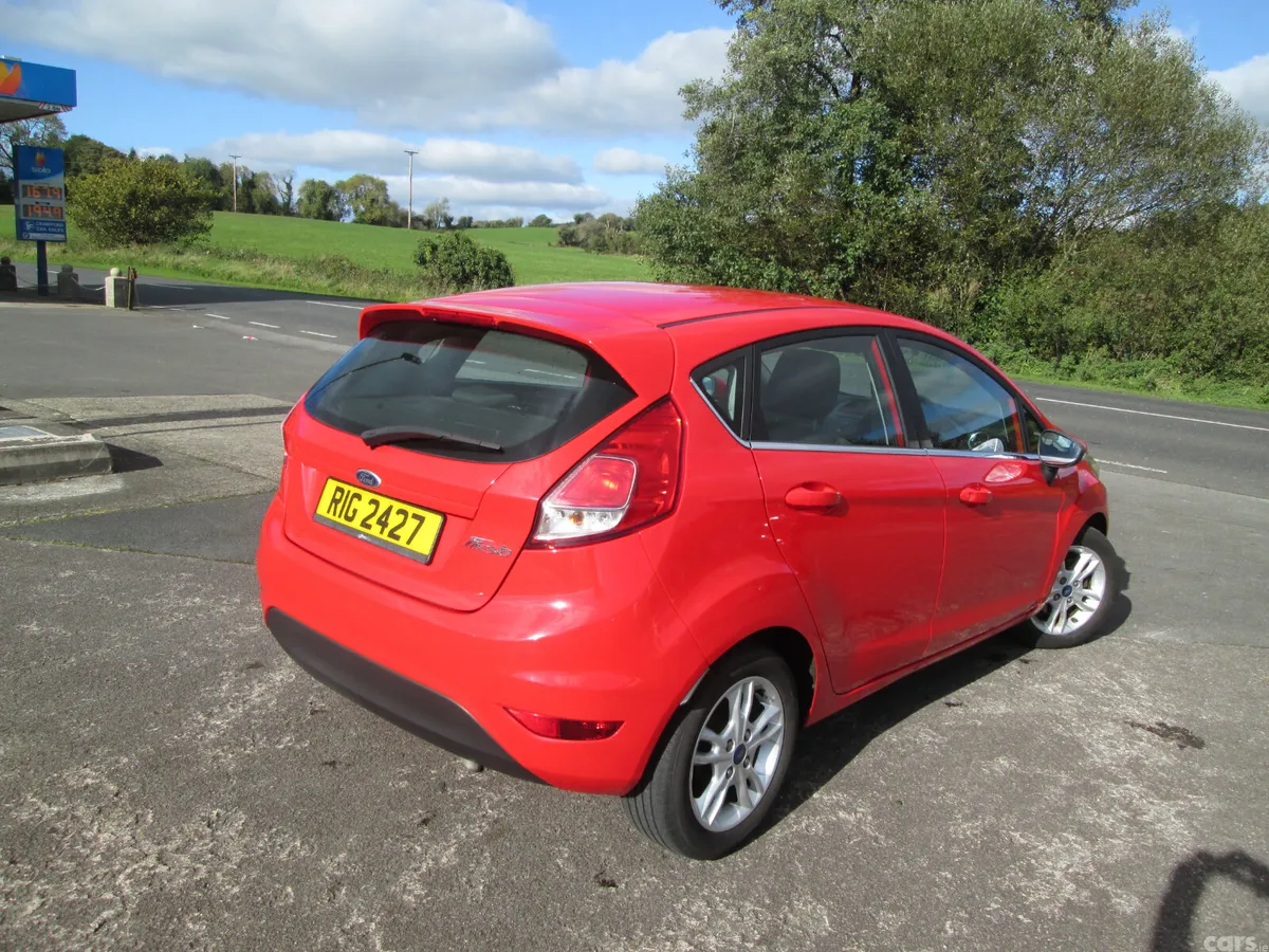 Ford Fiesta Hatchback, Diesel, 2016, Red