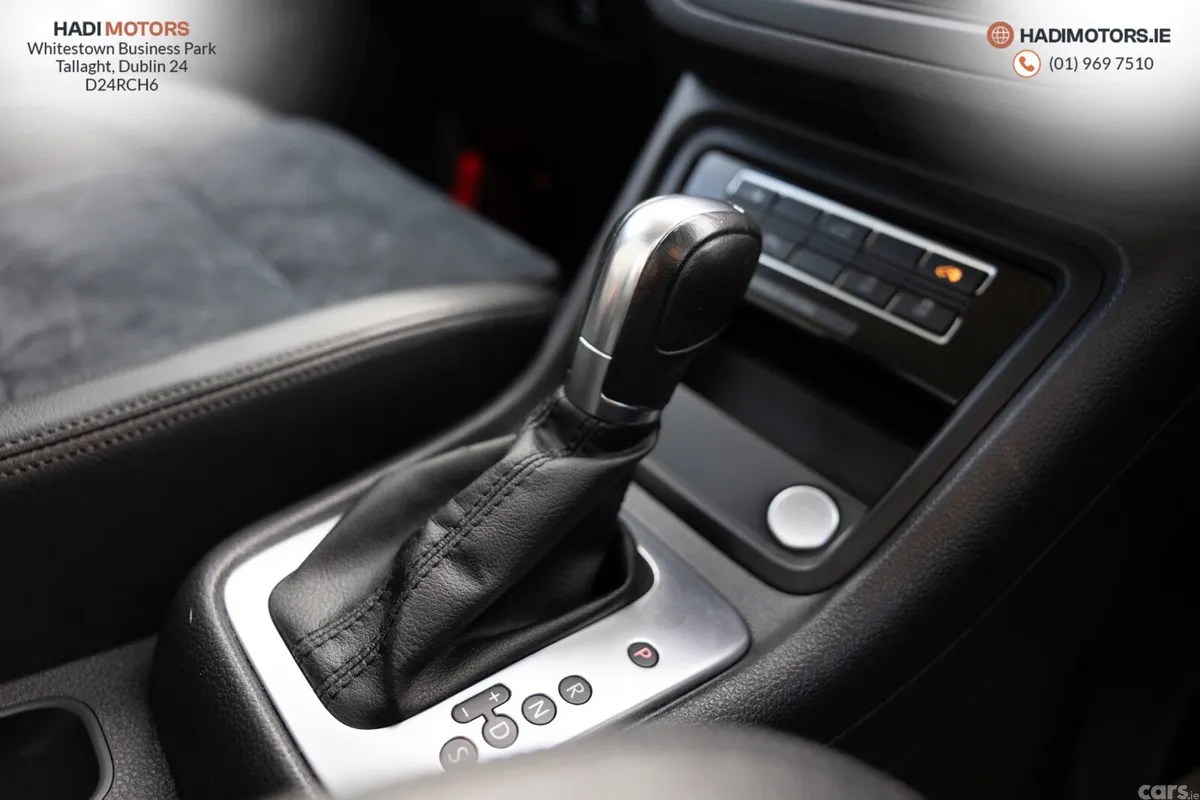 Volkswagen Sharan MPV, Petrol, 2011, Black