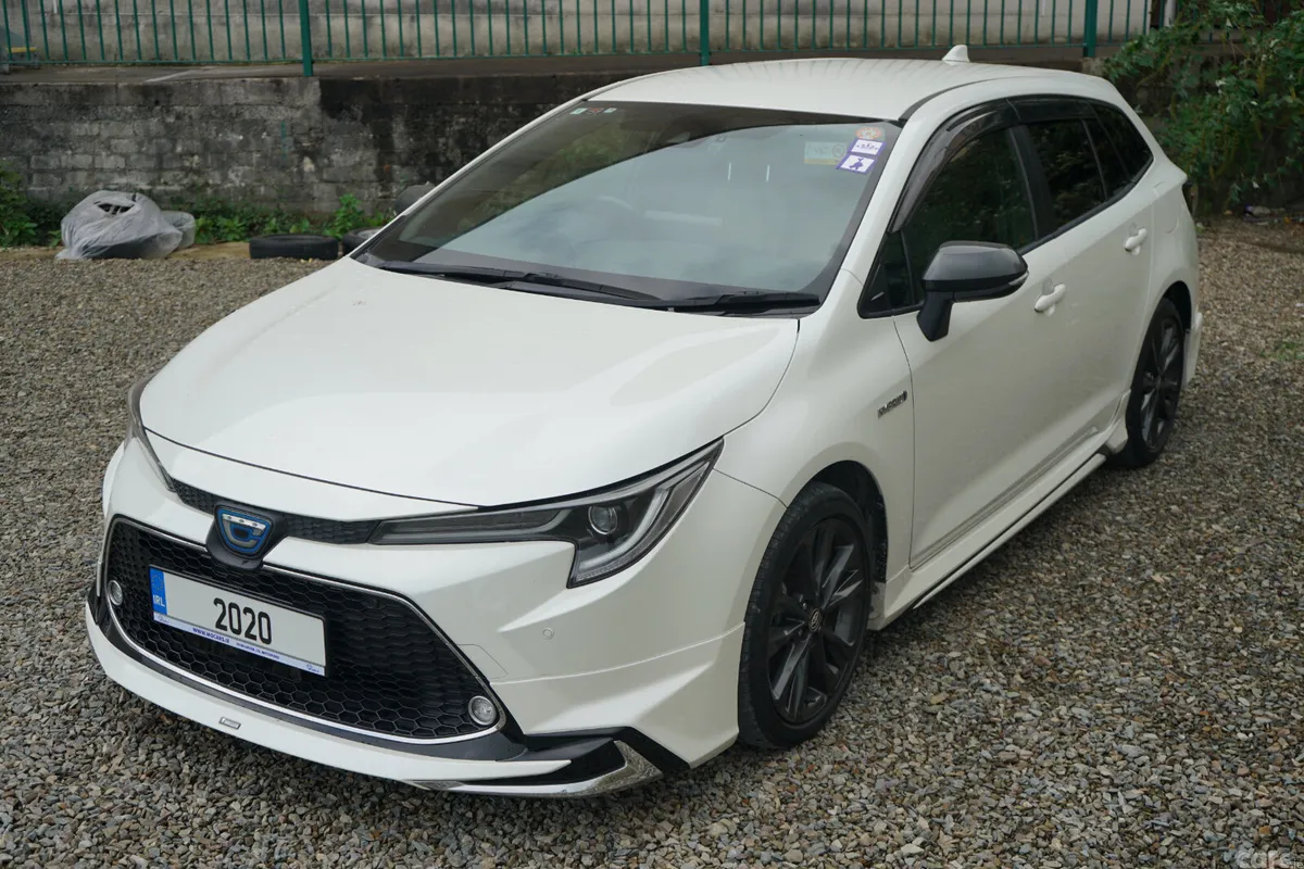 Toyota Corolla Estate, Petrol Hybrid, 2020, White