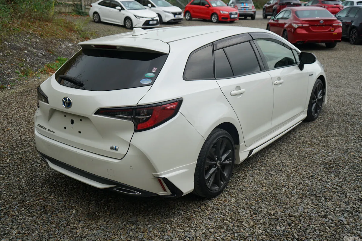 Toyota Corolla Estate, Petrol Hybrid, 2020, White