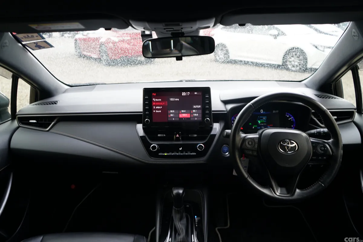 Toyota Corolla Estate, Petrol Hybrid, 2020, White
