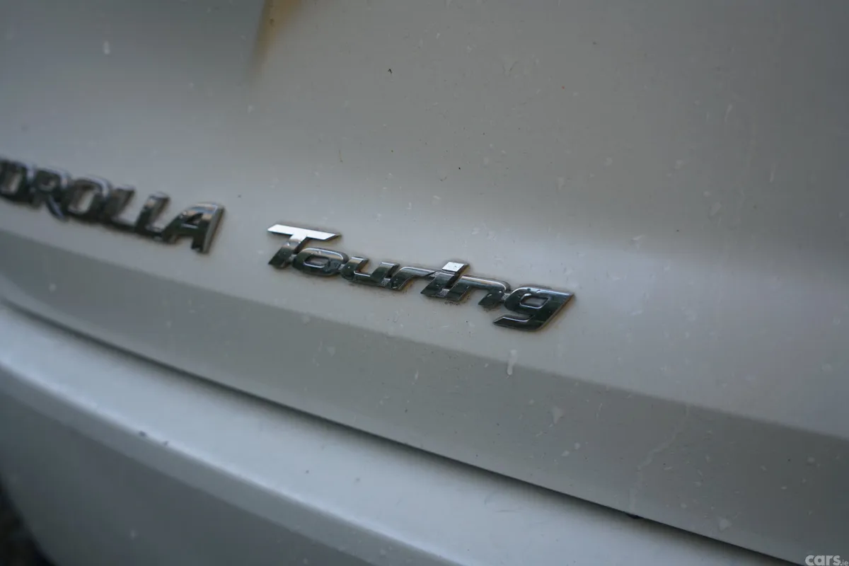Toyota Corolla Estate, Petrol Hybrid, 2020, White