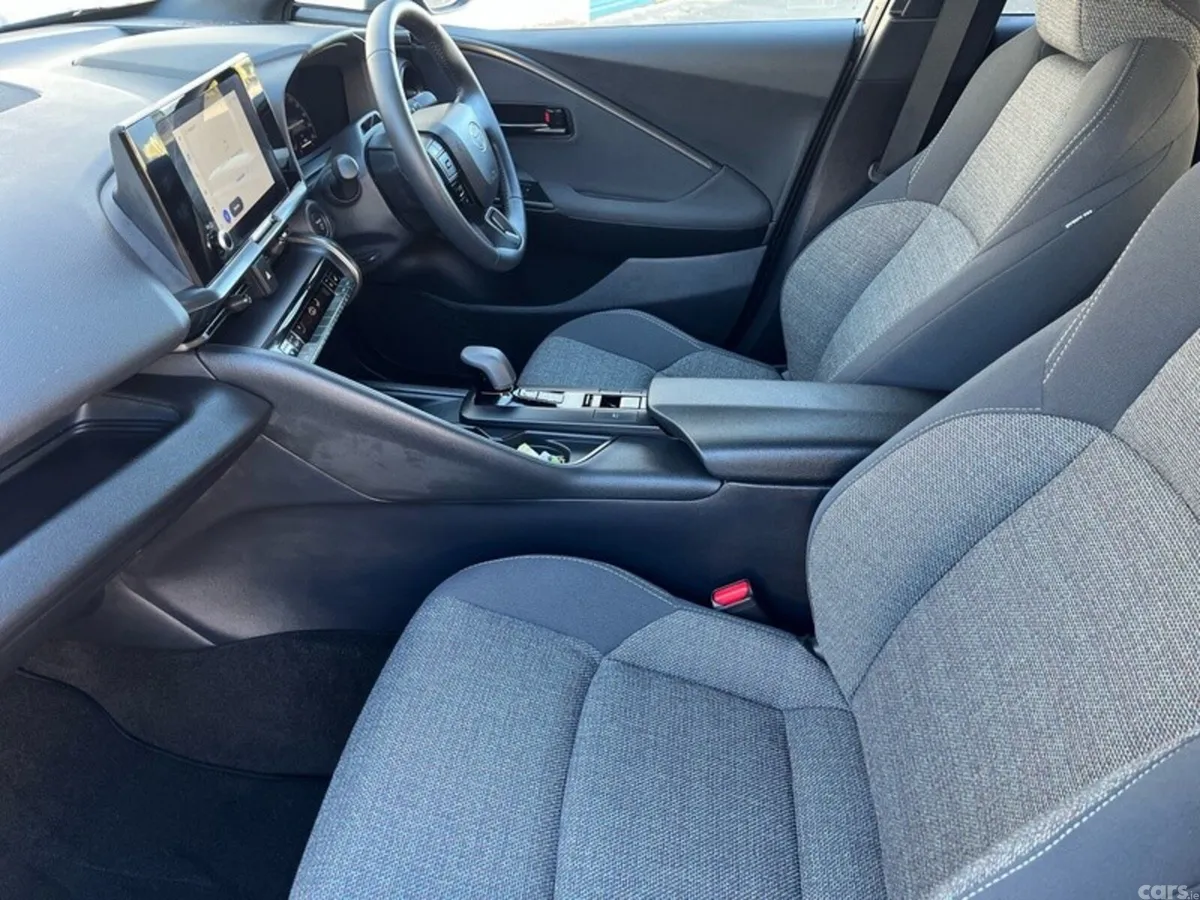Toyota C-HR SUV, Petrol Hybrid, 2026, Blue