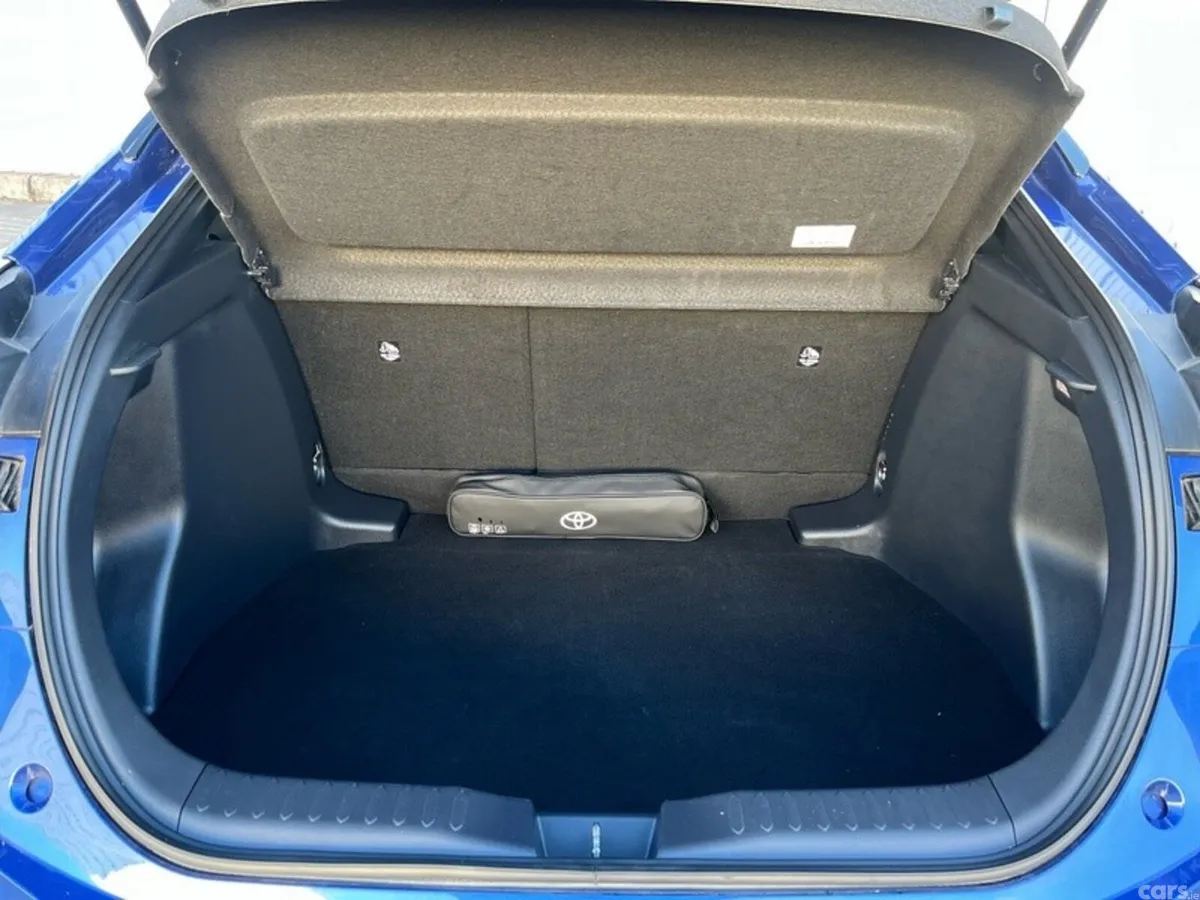 Toyota C-HR SUV, Petrol Hybrid, 2026, Blue