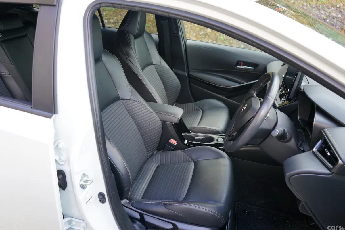 Toyota Corolla Estate, Petrol Hybrid, 2020, White