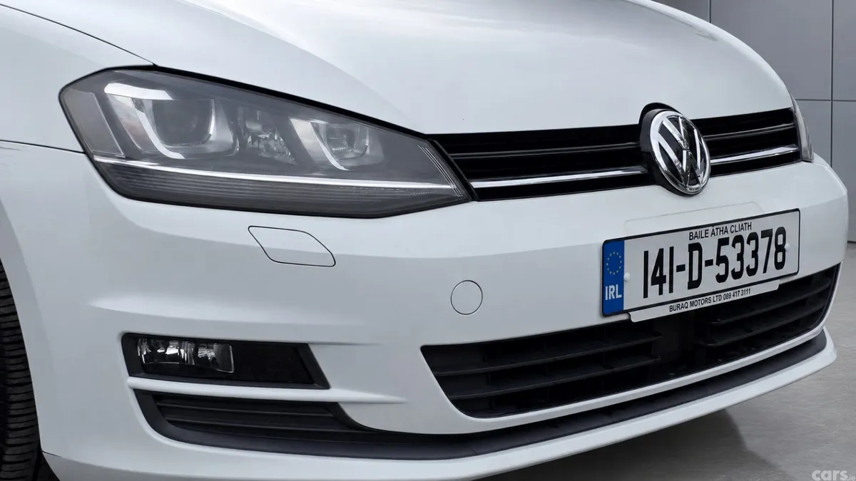 Volkswagen Golf Hatchback, Petrol, 2014, White