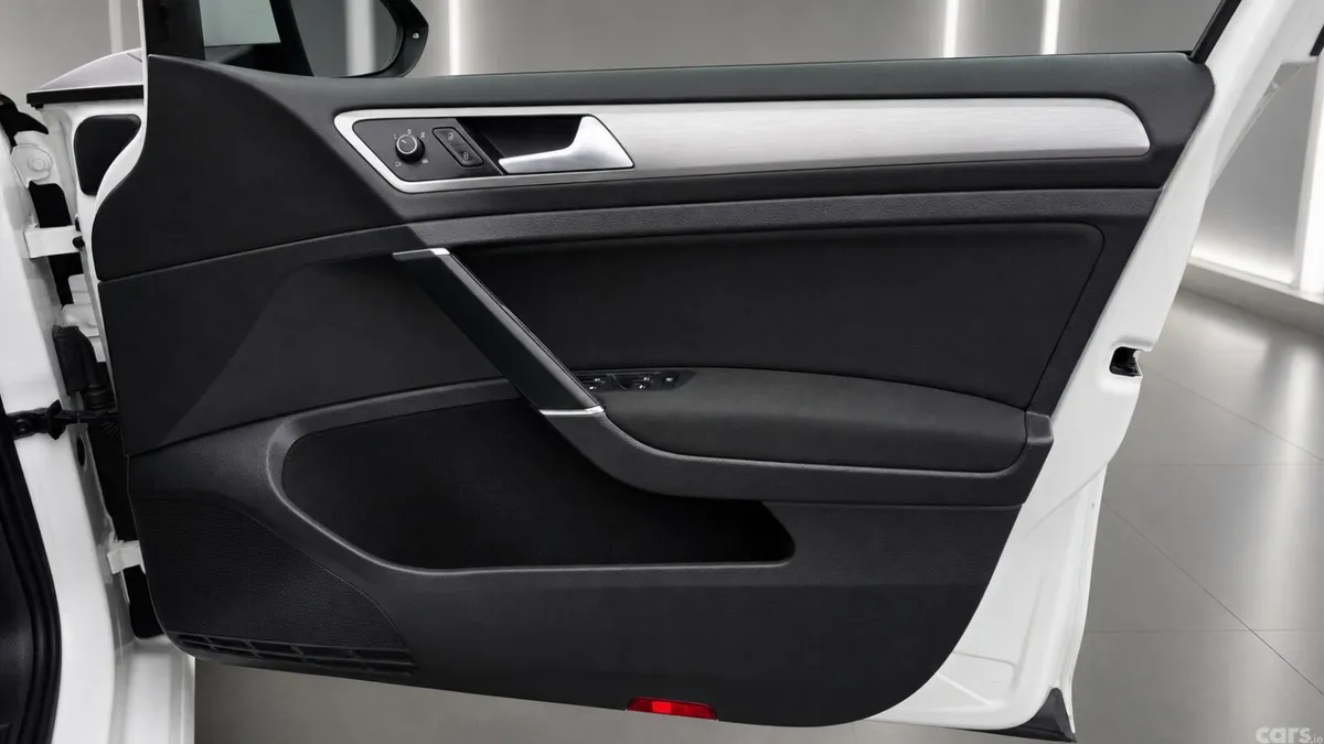 Volkswagen Golf Hatchback, Petrol, 2014, White