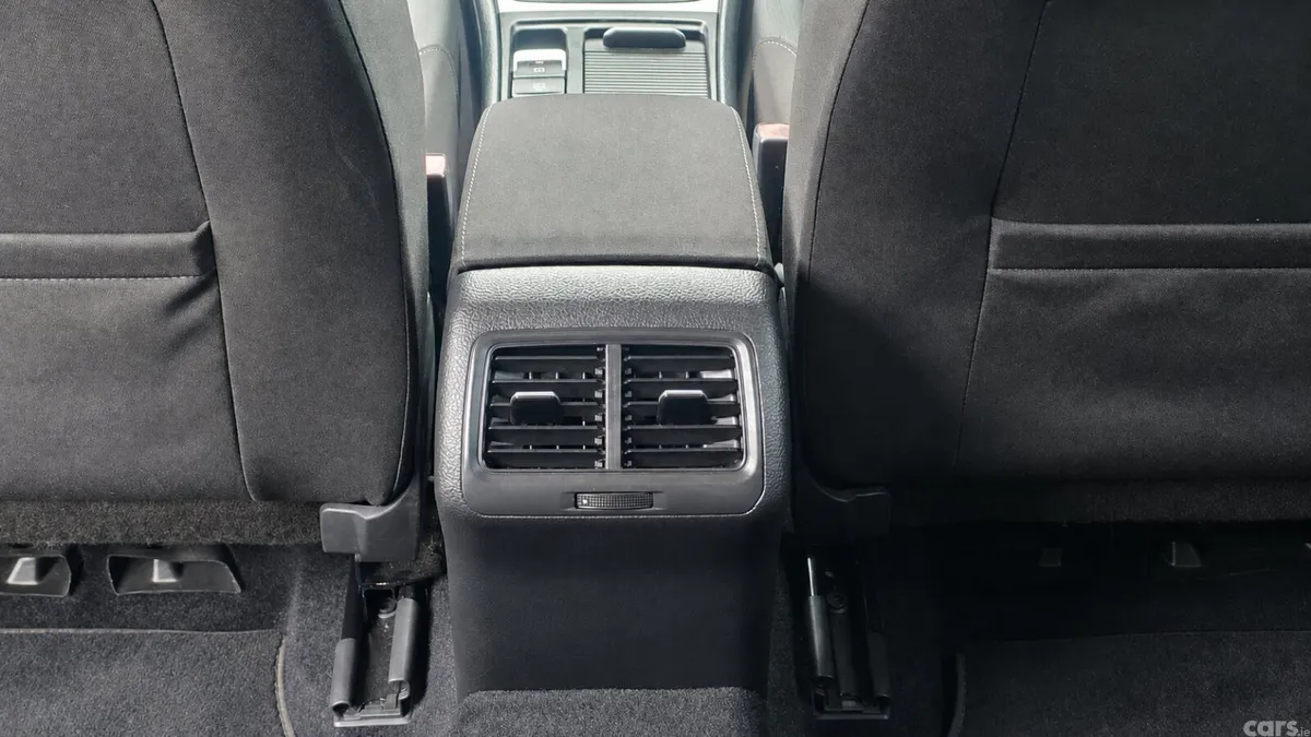 Volkswagen Golf Hatchback, Petrol, 2014, White
