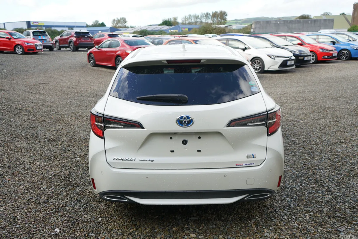 Toyota Corolla Estate, Petrol Hybrid, 2020, White