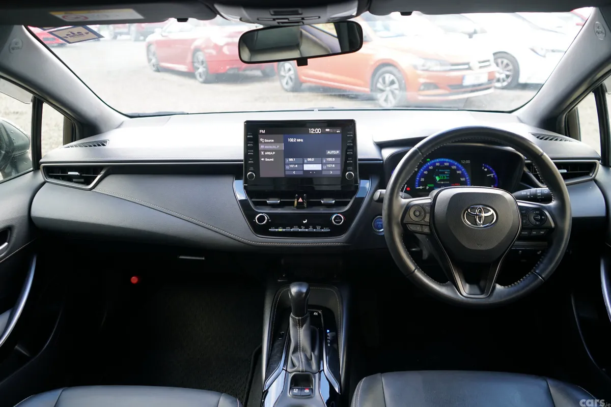 Toyota Corolla Estate, Petrol Hybrid, 2020, White