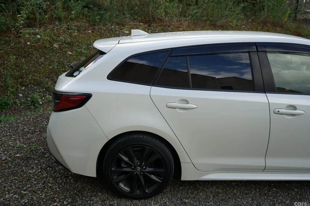 Toyota Corolla Estate, Petrol Hybrid, 2020, White