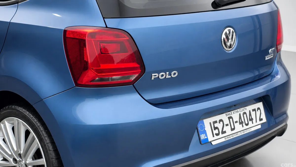 Volkswagen Polo Hatchback, Petrol, 2015, Blue