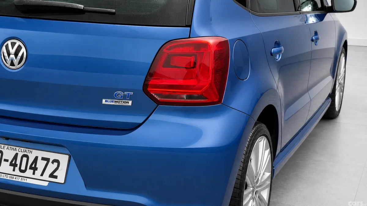 Volkswagen Polo Hatchback, Petrol, 2015, Blue