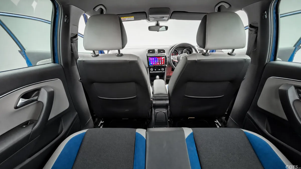 Volkswagen Polo Hatchback, Petrol, 2015, Blue