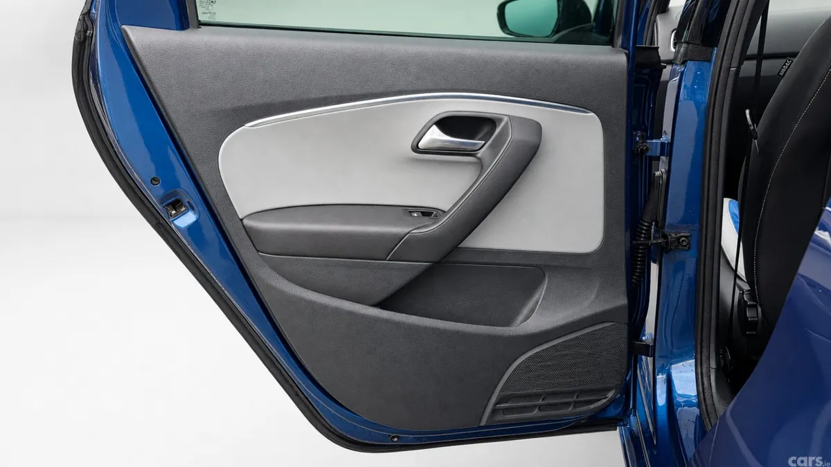 Volkswagen Polo Hatchback, Petrol, 2015, Blue