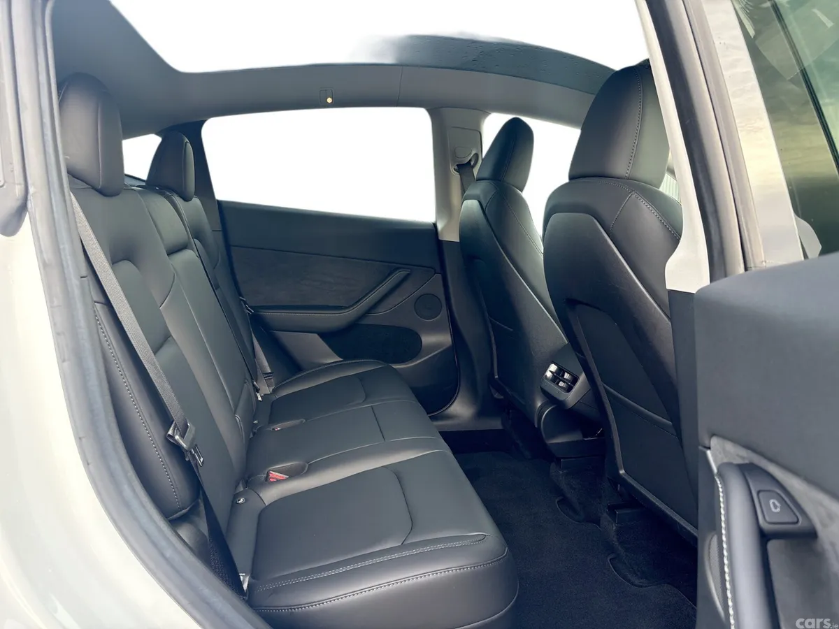 Tesla Model Y MPV, Electric, 2023, White