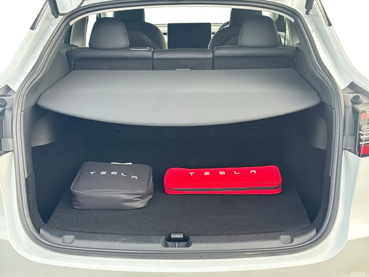 Tesla Model Y MPV, Electric, 2023, White