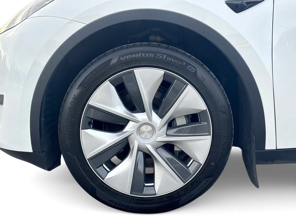 Tesla Model Y MPV, Electric, 2023, White