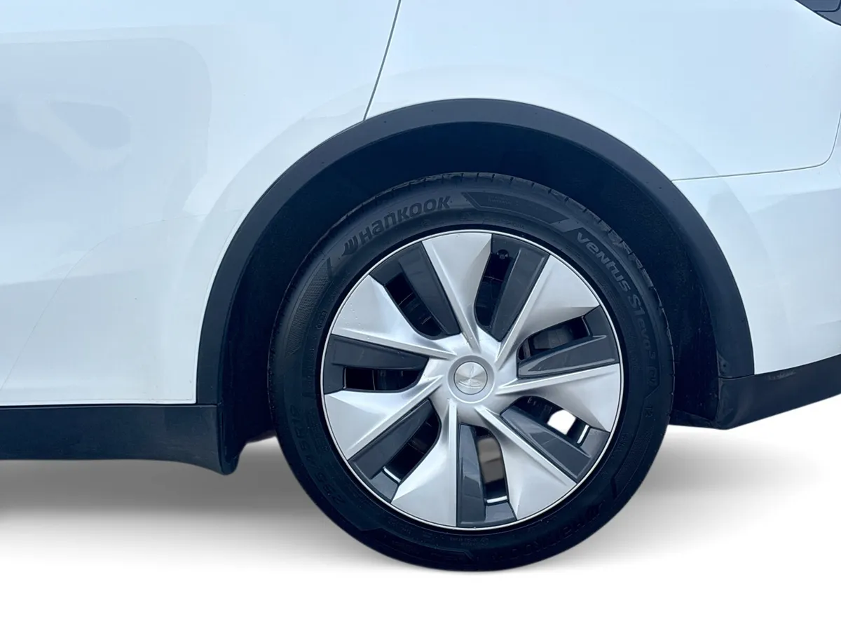 Tesla Model Y MPV, Electric, 2023, White