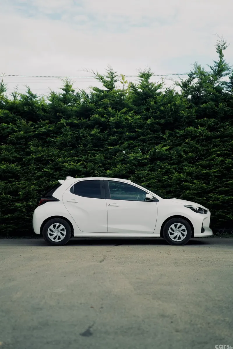 Toyota Yaris Hatchback, Petrol Hybrid, 2023, White