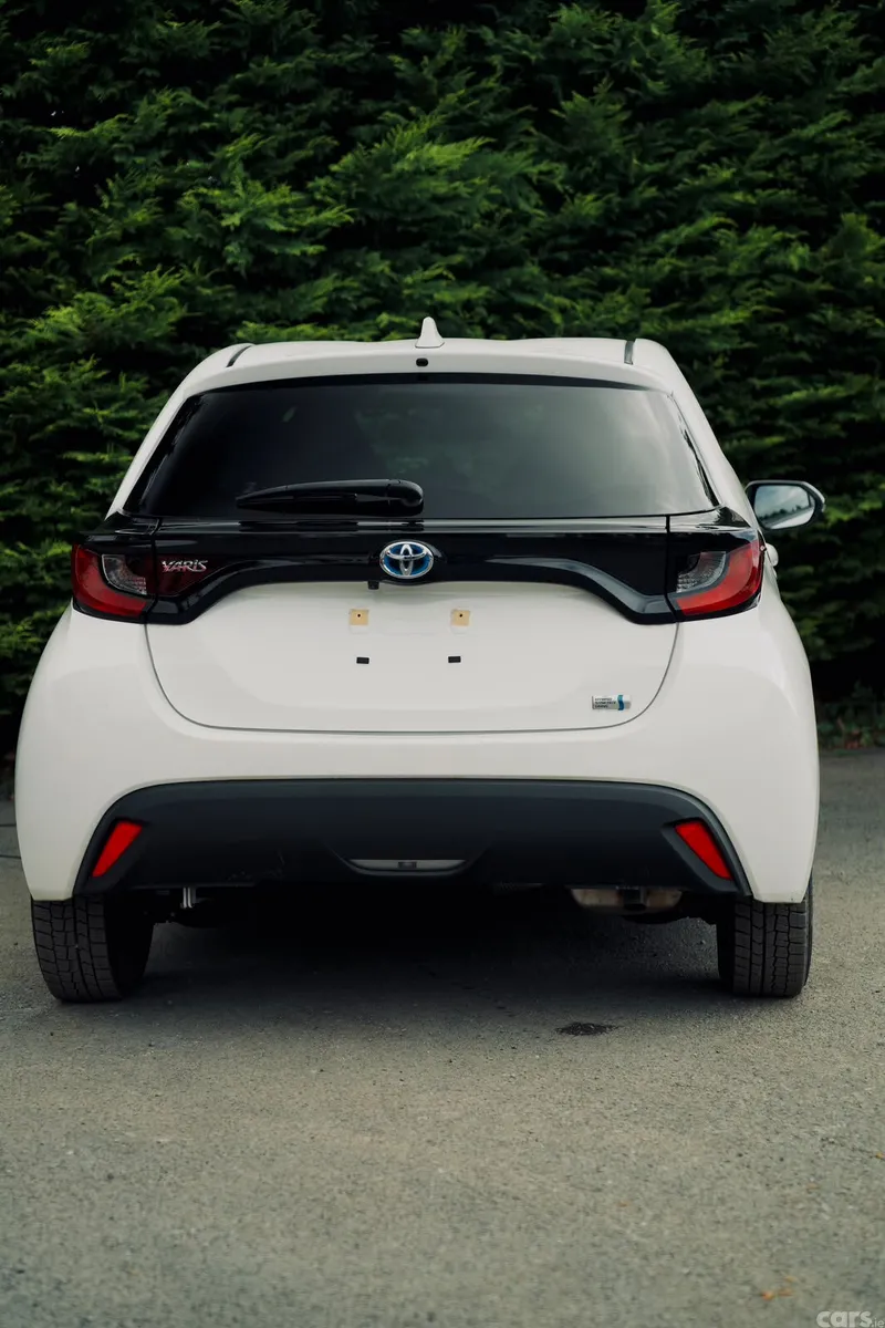 Toyota Yaris Hatchback, Petrol Hybrid, 2023, White