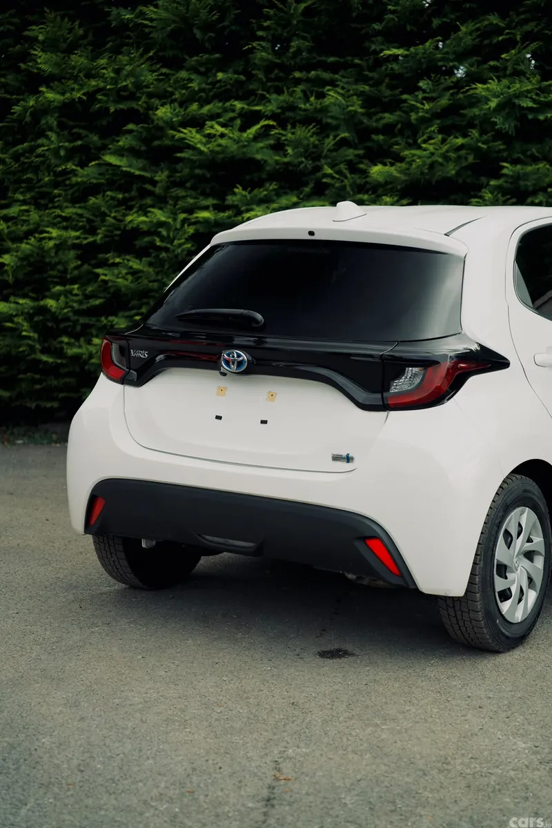 Toyota Yaris Hatchback, Petrol Hybrid, 2023, White