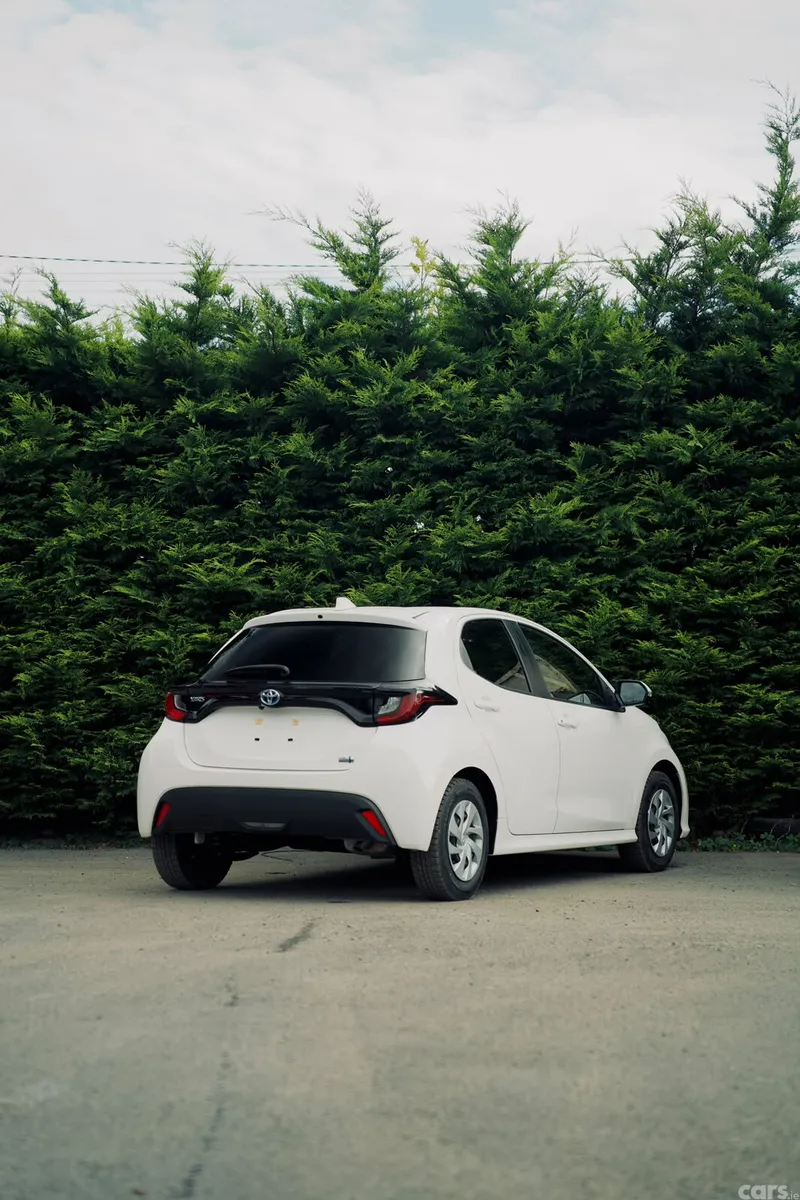 Toyota Yaris Hatchback, Petrol Hybrid, 2023, White